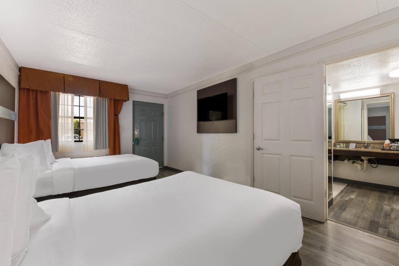 Quality Inn & Suites Airport Charlotte Eksteriør bilde