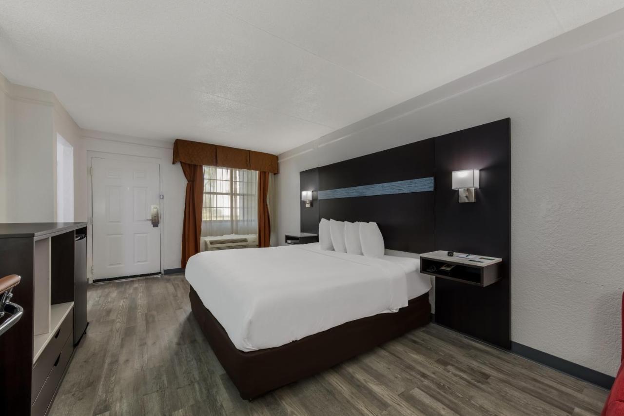 Quality Inn & Suites Airport Charlotte Eksteriør bilde