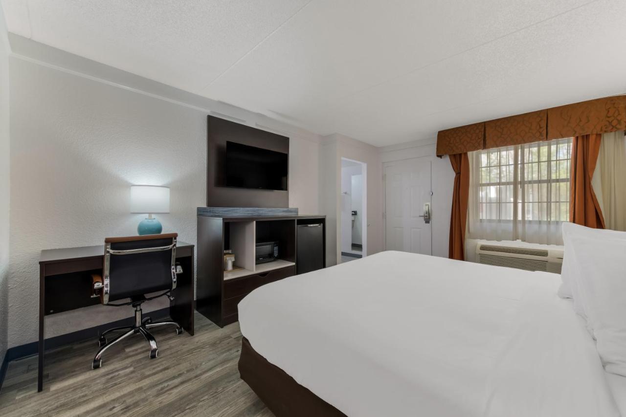 Quality Inn & Suites Airport Charlotte Eksteriør bilde