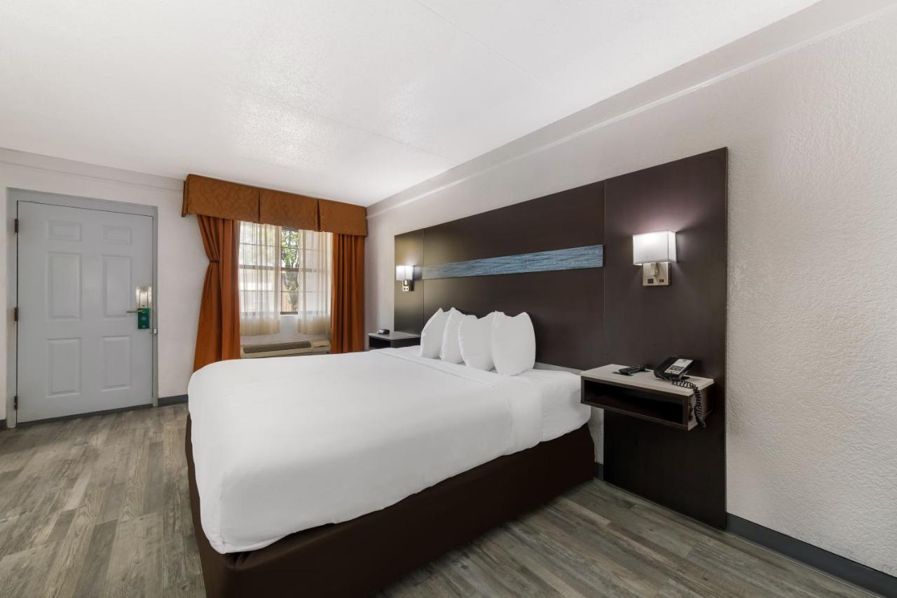 Quality Inn & Suites Airport Charlotte Eksteriør bilde