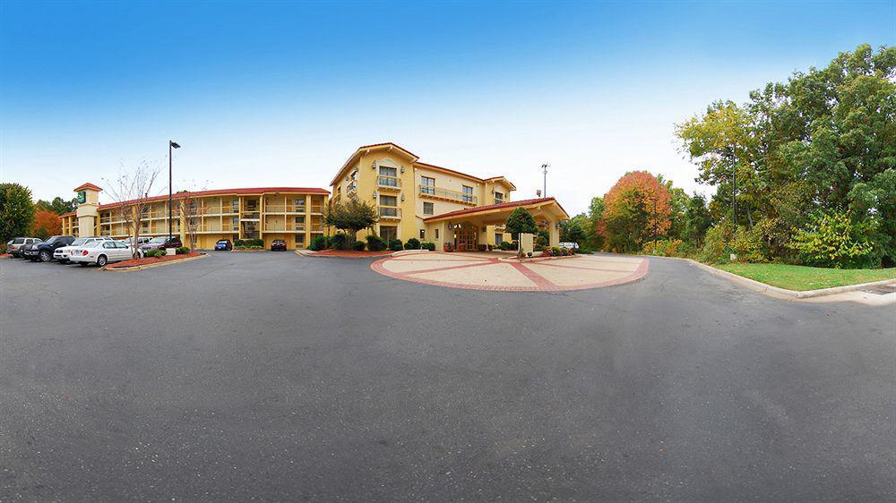 Quality Inn & Suites Airport Charlotte Eksteriør bilde